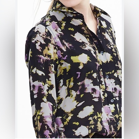 Watercolor Silk Boyfriend Shirt in Summer Plum from Banana Republic size small - Picture 3 of 14